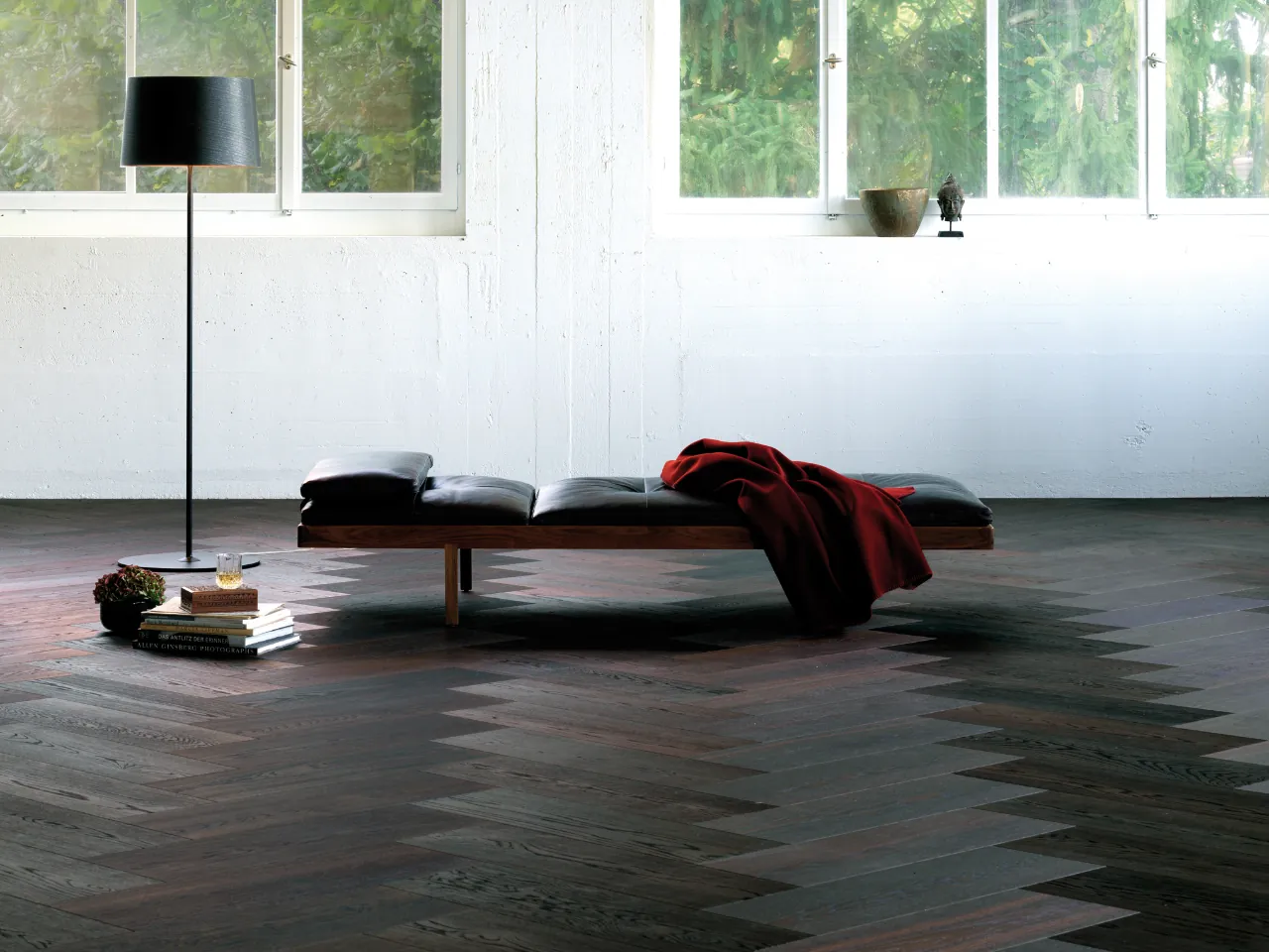Bauwerk Formpark Oak Smoked Nature, donker gerookte eiken visgraat parketvloer.