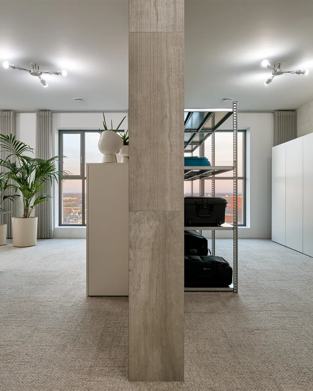 Ege vloerbedekking Reform Transition Seed Light Grey in kastenkamer
