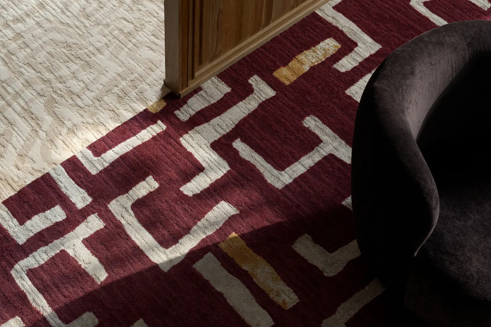 Ege Carpets Abstract tapijt RF55751112 in interieur met daglicht