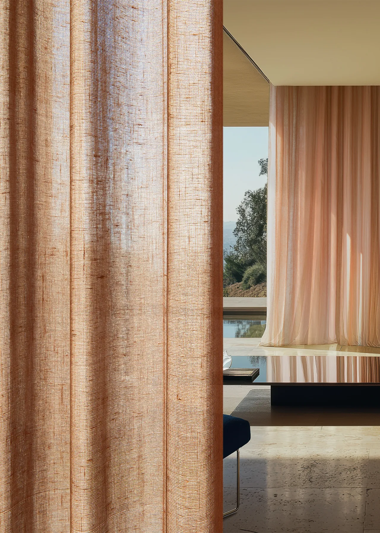 Kvadrat Frequency Reverse dubbelzijdige gordijnstof in gerecycled brandwerend polyester